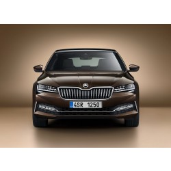 Škoda Superb III facelift - chróm stredová lišta nárazníka