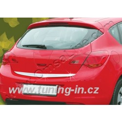 Opel Astra J - NEREZ chrom spodná lišta kufra - OMSA LINE