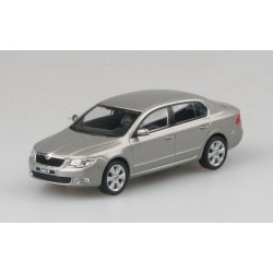 Model 1:72 Škoda Superb II Limousine CAPUCCINO BEIGE - F8H