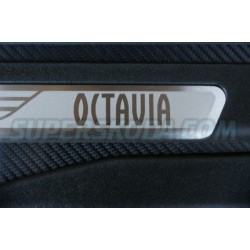 Škoda Octavia II - pastové kryty prahov s logom OCTAVIA