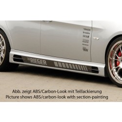 Rieger bočný prah mont. strana ľavá pro BMW rad 3 E90, E91 sedan, touring vr. faceliftu, r.v. 03/05-08/08, 08/05-08/08, 09/08-, plast ABS s povrchovou úpravou Carbon-Look, s prolisem, s prolisem a dvěma výřezy