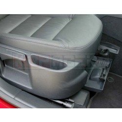 Škoda Octavia II - Odkladacia priehradka pod sedačku vodiča