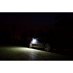 Škoda Superb II - LED osvetlenie nástupného priestoru