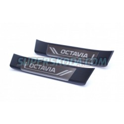 Škoda Octavia III - Zadný prahové lišty s logom OCTAVIA