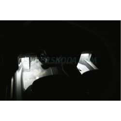 Škoda Superb II - Led osvetlenie pedálov a priestoru na nohy
