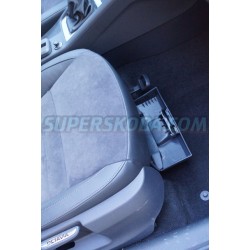 Škoda Octavia III - Odkladacia schránka pod sedačku pravá